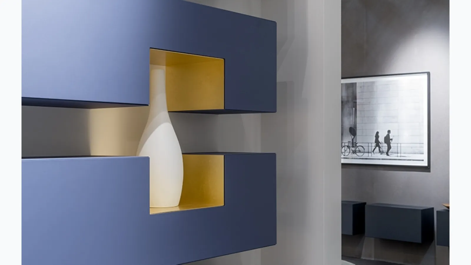 Suspended mobile Duedi Tredi Quattrodi by Minotti Italy.
