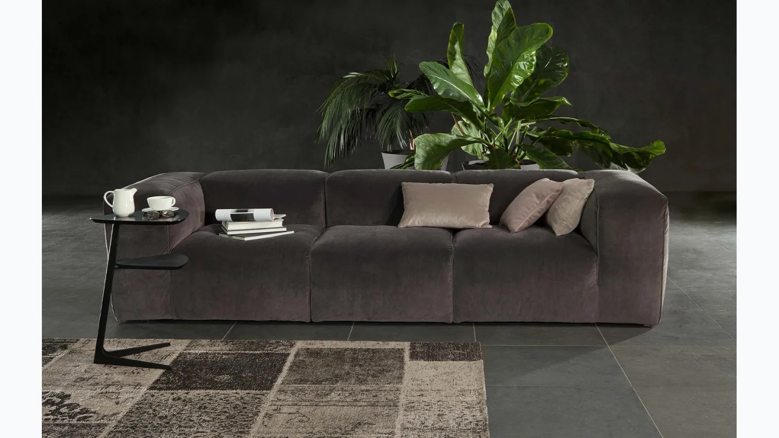 Astoria linear sofa by Tonin Casa
