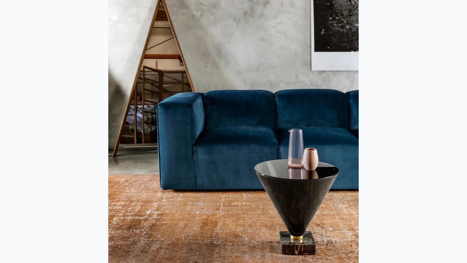 Linear sofa Astoria by Tonin Casa