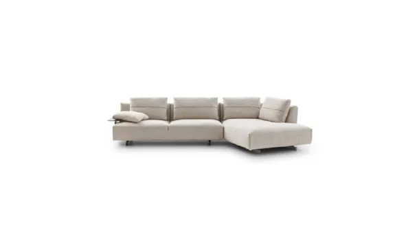 Living room with Atlantis peninsula by Ditre Italia.