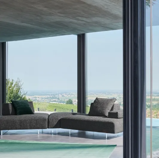 Modular and customizable Avenue sofa in Twils Lounge fabric.