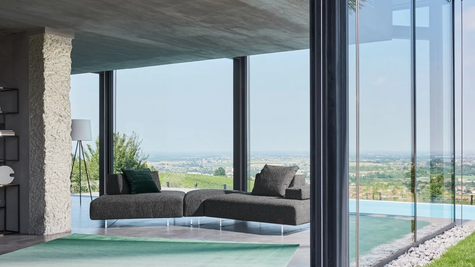 Modular and customizable Avenue sofa in Twils Lounge fabric.