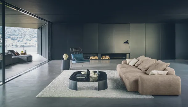 Linear leather sofa Dorvan by Desirèe.