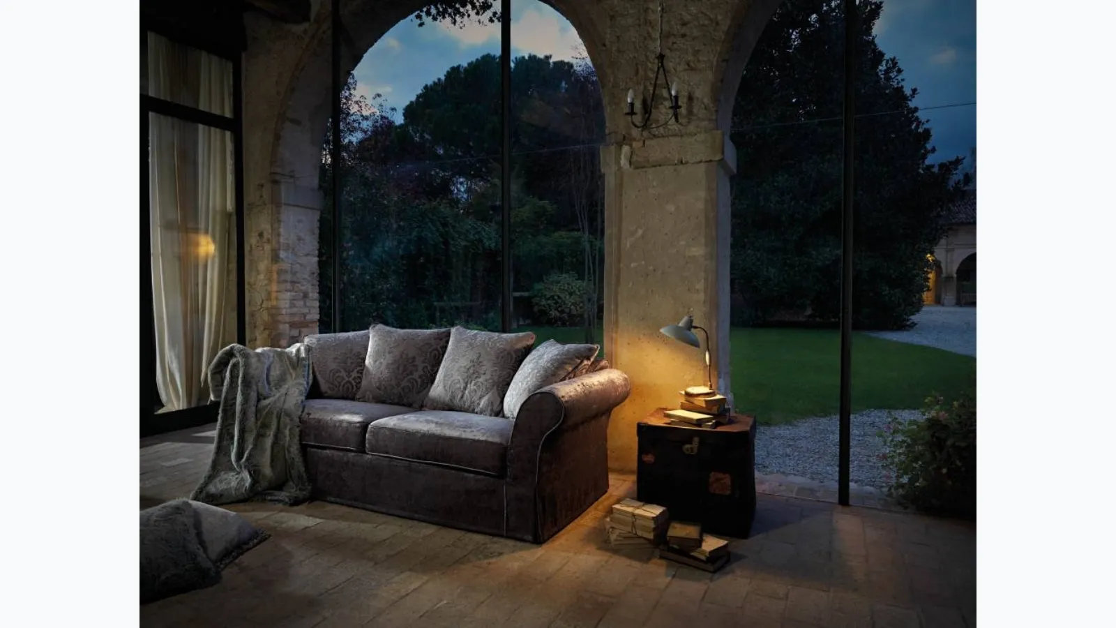 Elite linear sofa by Samoa