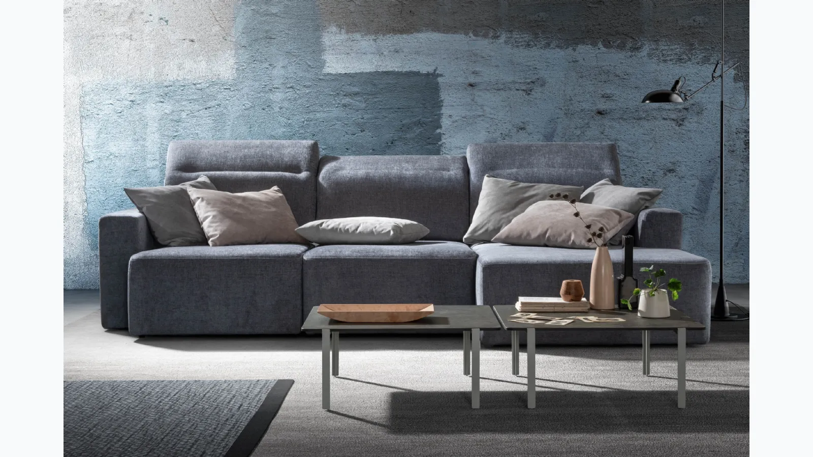 Linear fabric sofa with Glide retractable seats by Samoa.