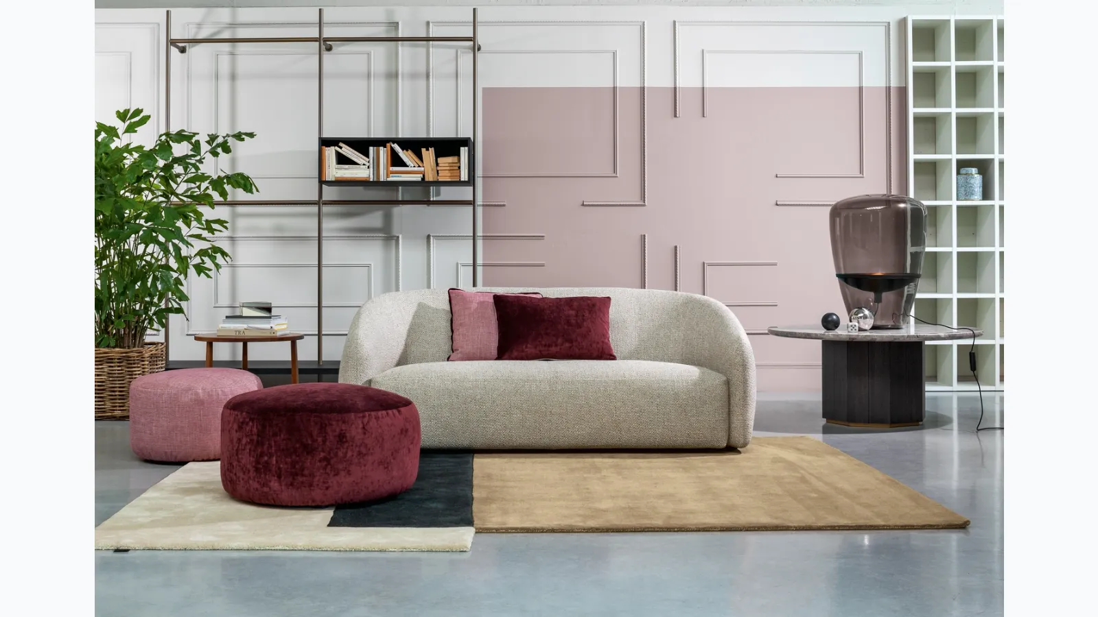 Linear sofa Globe by Flexteam
