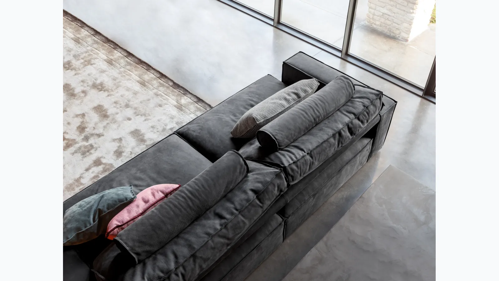 Linear sofa Gravity by Flexteam