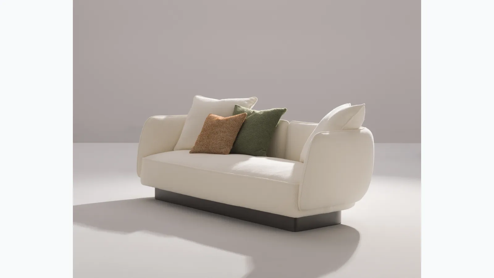Homan Small linear sofa by Desirèe