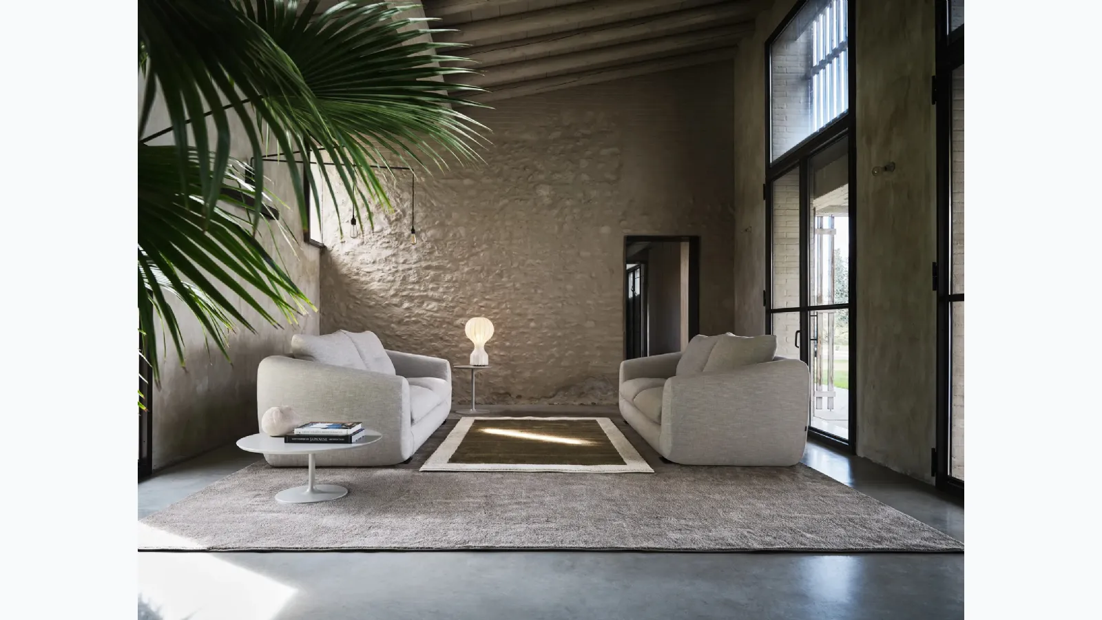 Linear sofa Kumo by Twils