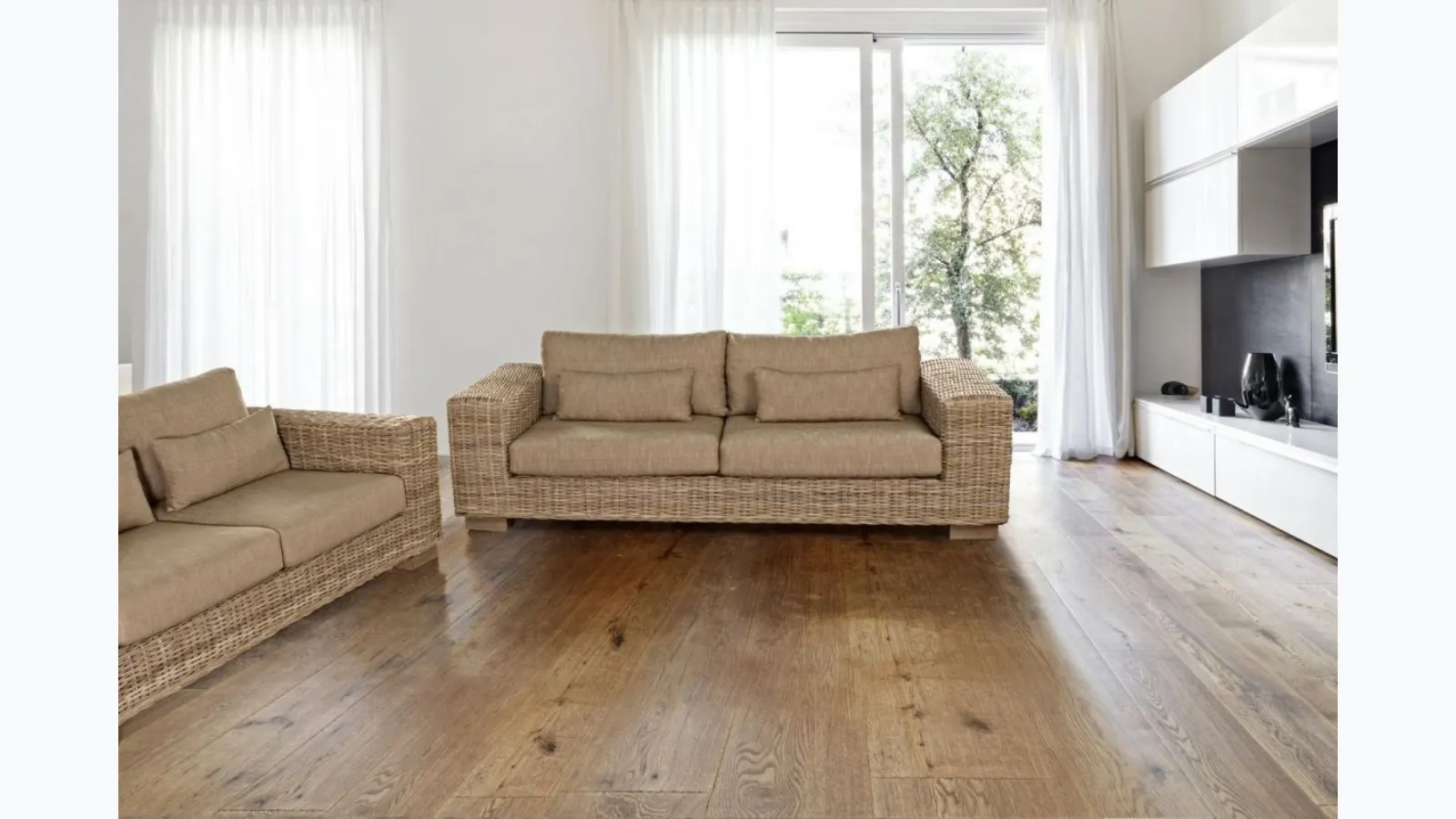 Linear natural fiber and upholstered fabric Leandro living room by Bizzotto