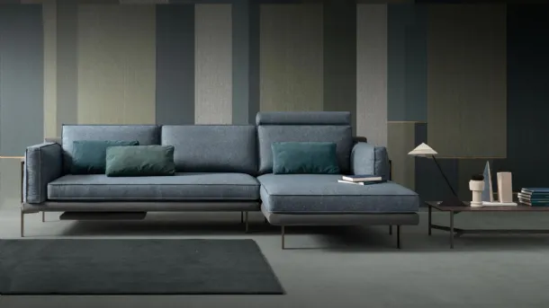 Madison sofa with chaise longue by Samoa.