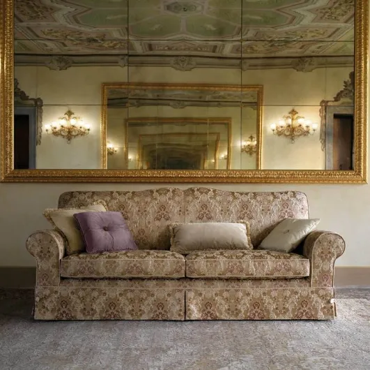 Classic Medea fabric sofa by Samoa.