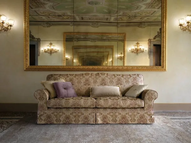 Classic Medea fabric sofa by Samoa.