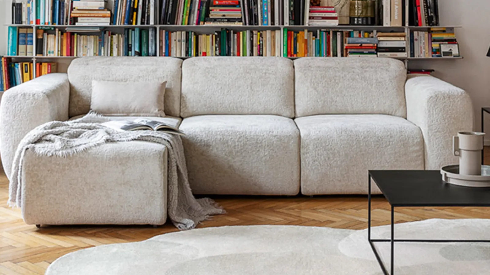Pandora sectional sofa by Calligaris.