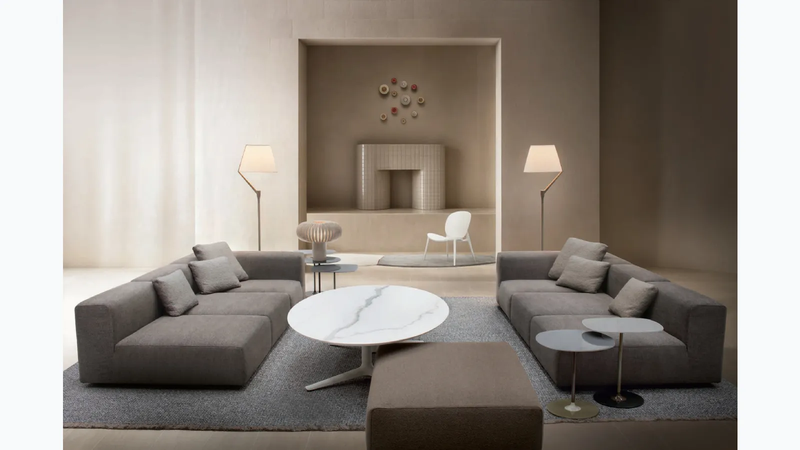 Linear Plastics sofa by Kartell