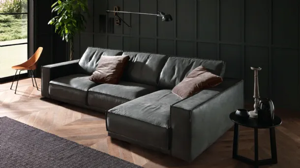 Leather sofa with Rafael New chaise lounge by Valentini.
