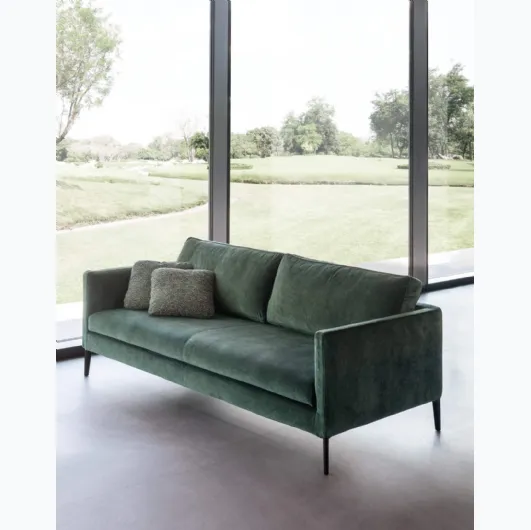 Linear sofa Raffaello by Presotto.