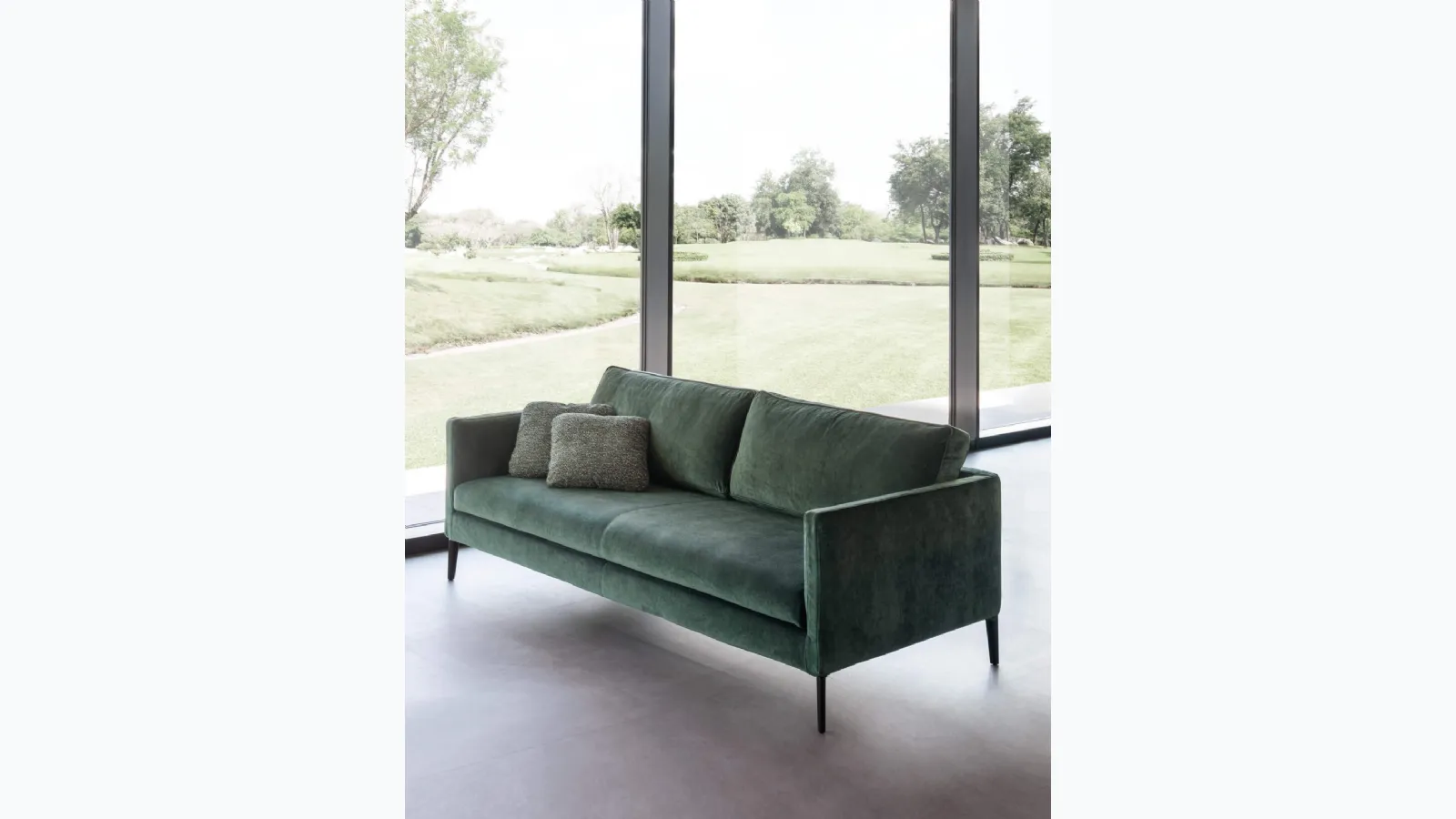 Linear sofa Raffaello by Presotto.