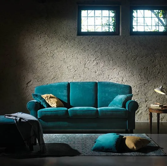 Linear sofa in Royal Special velvet by Samoa