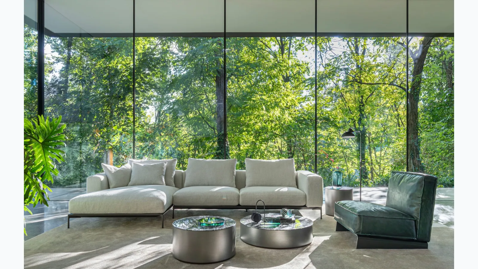Savoye sofa with a chaise lounge by Des