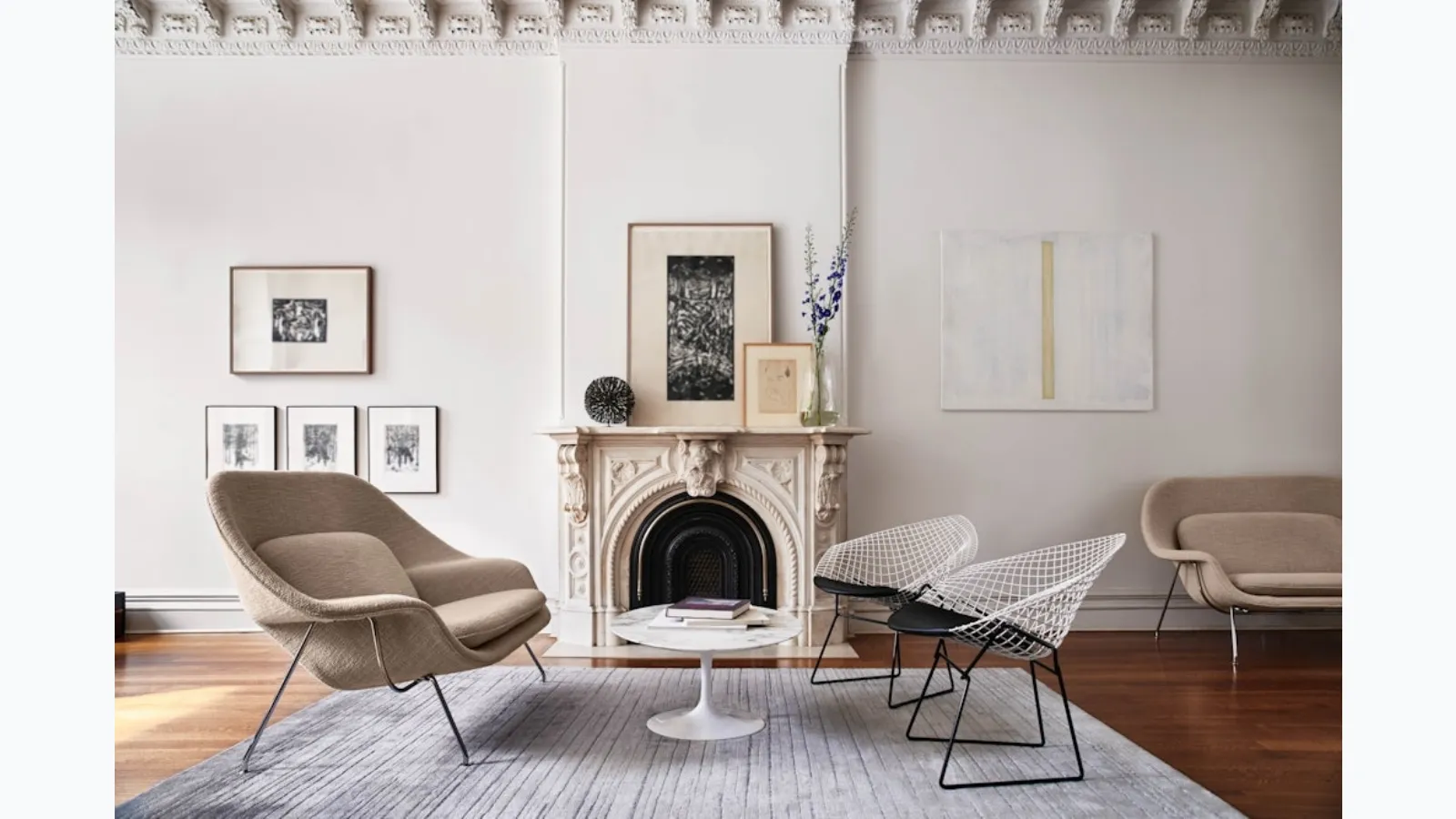 Linear Womb Settee sofa by Knoll