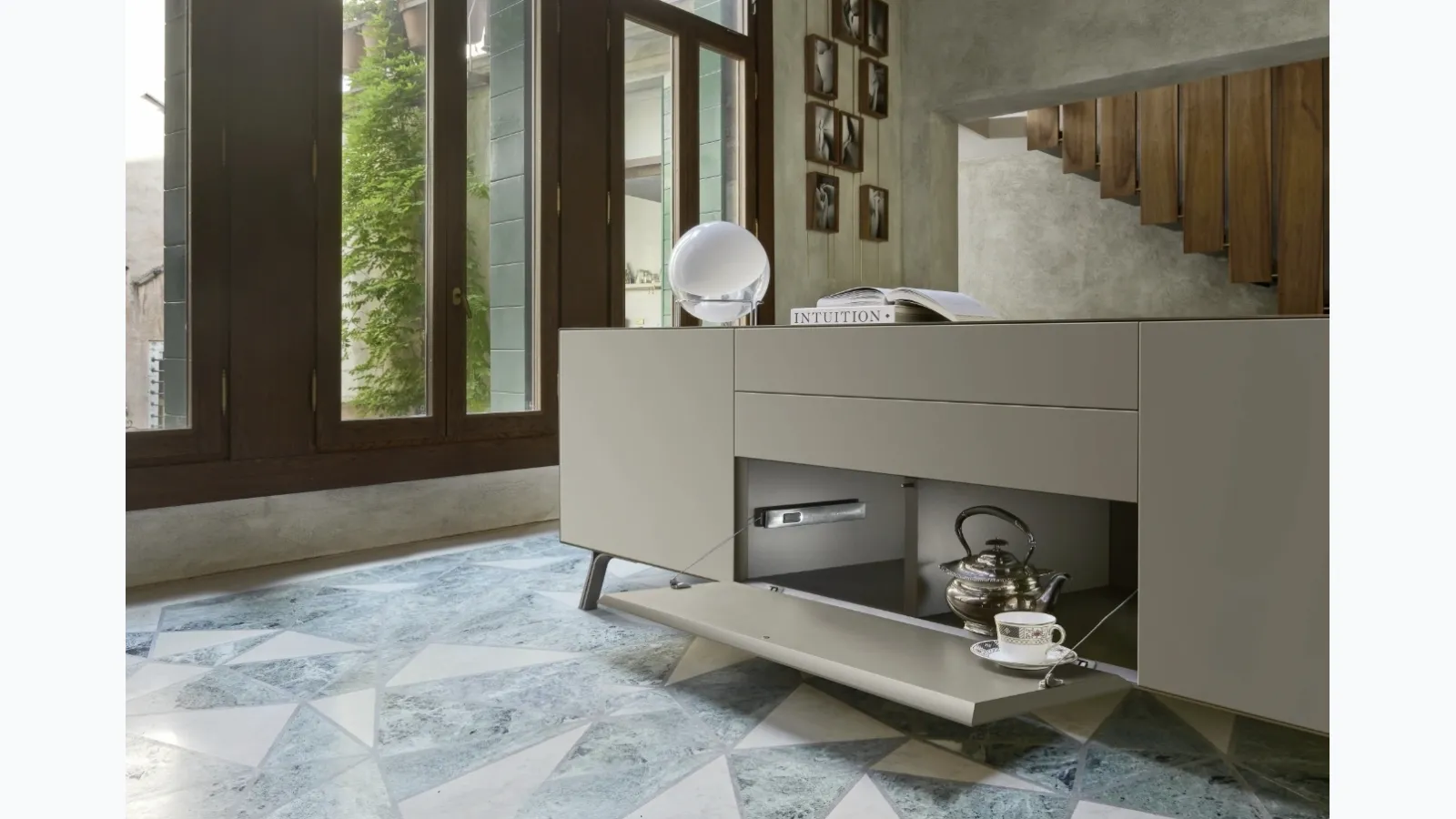 Madia Domino Mono 01 by Sangiacomo