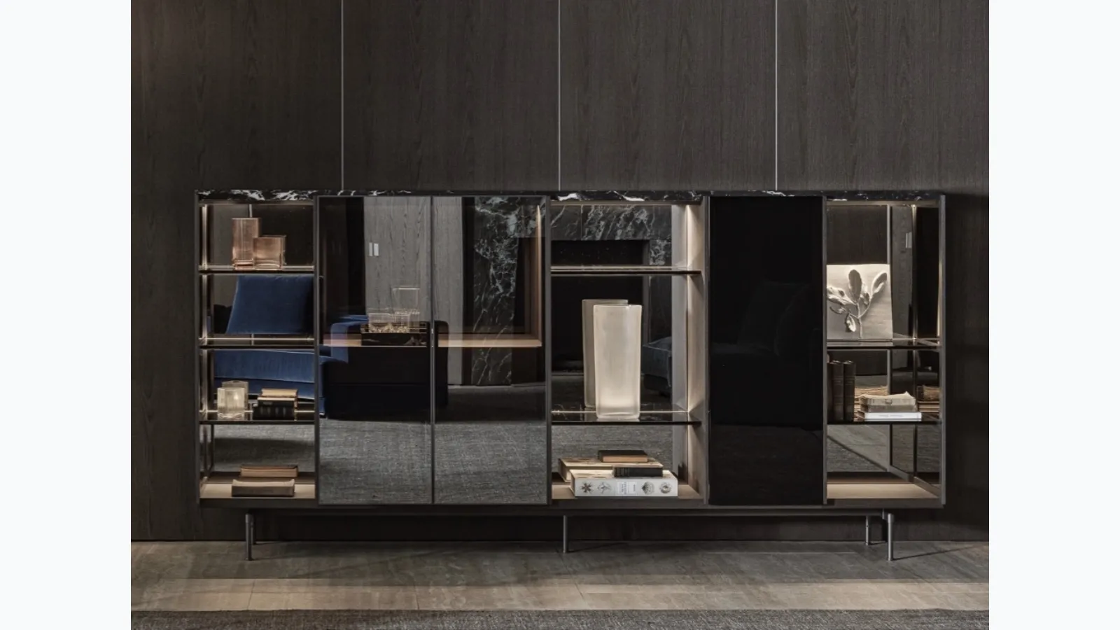 Madia Logos with mirror doors by Molteni & C.