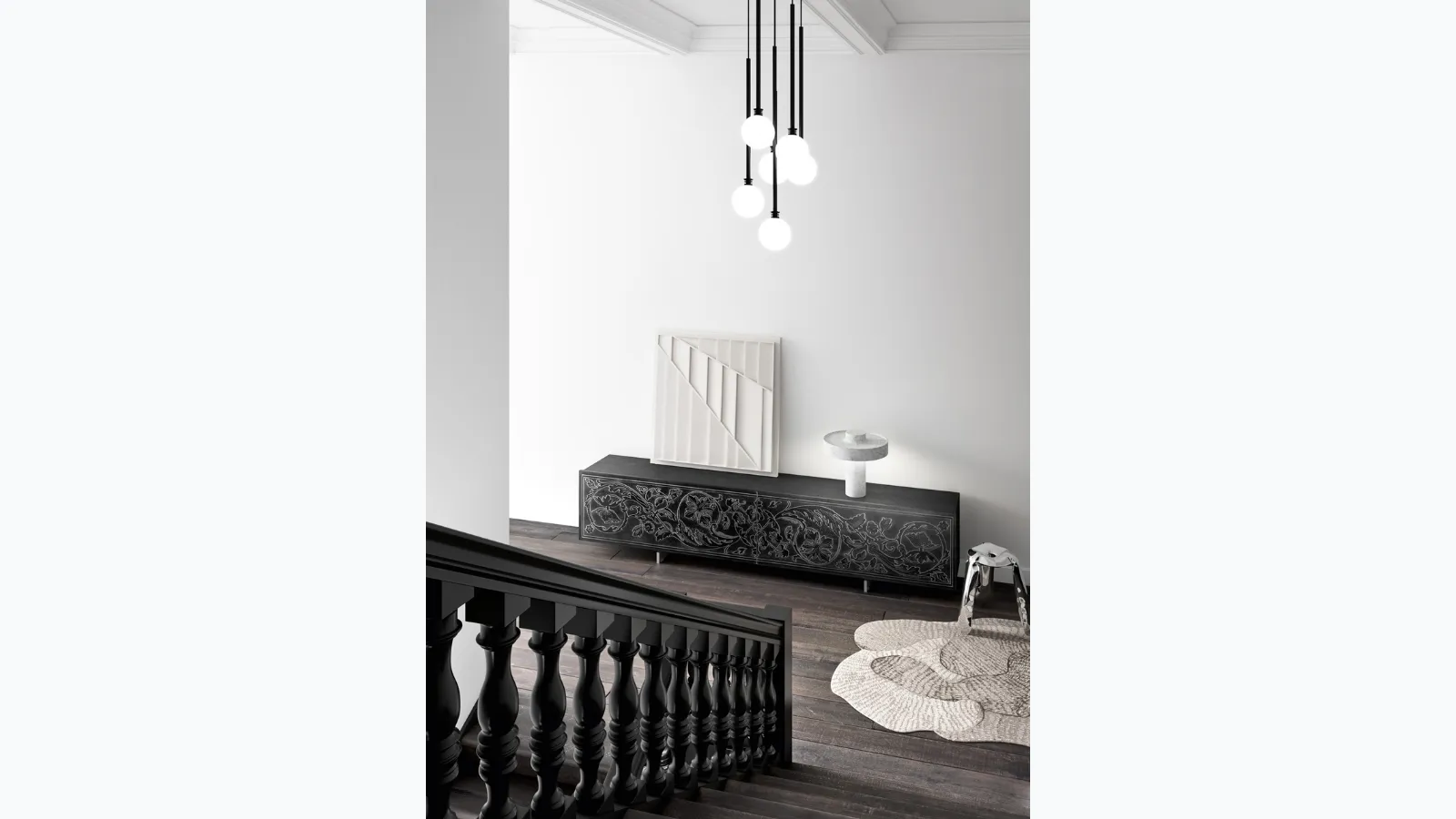 Madia Show in Antique Black finish with floral engravings by Capo d'Opera.