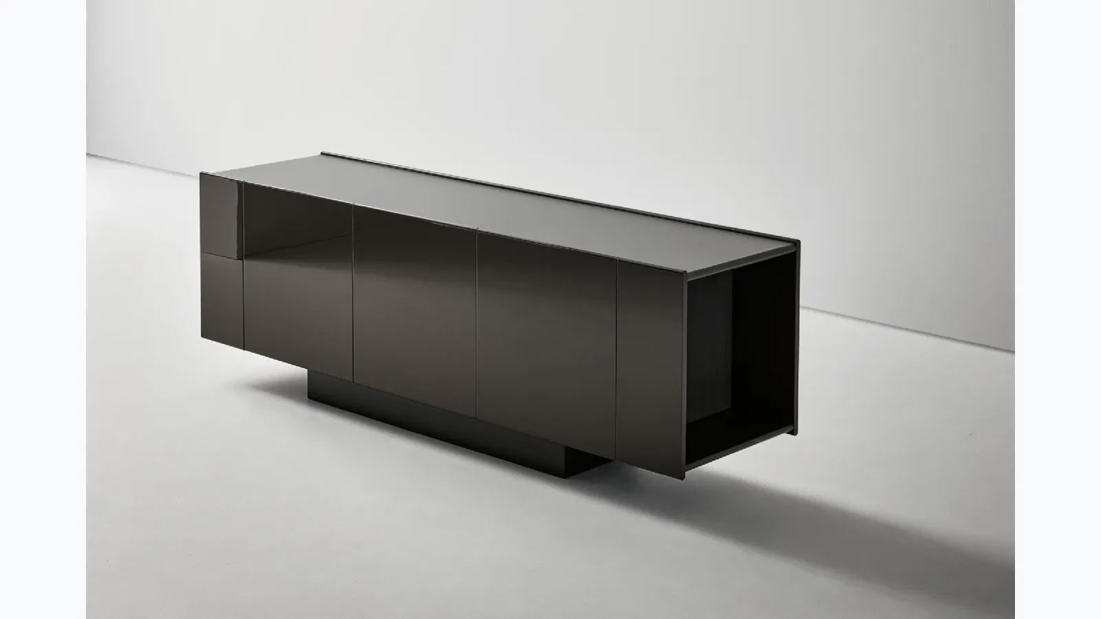 Spy Madia in lacquered wood by Bonaldo