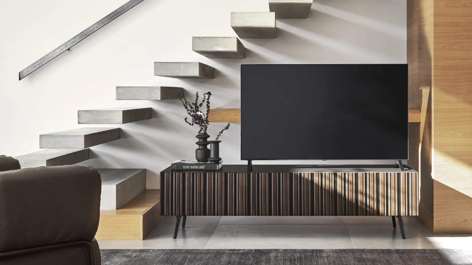 Madia Stripes by Calligaris with irregular vertical stripes