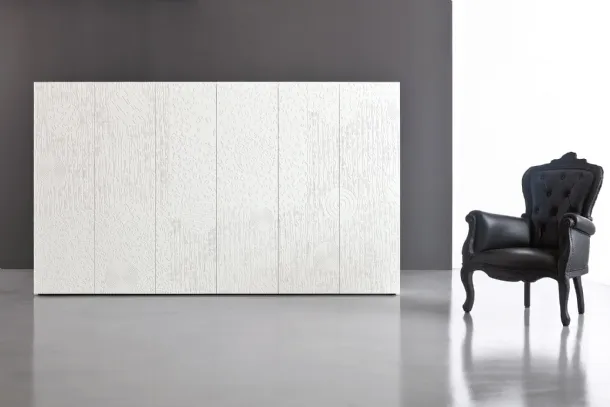 Monolithic Zurich sideboard in white lacquer with Capo d'Opera inlays.