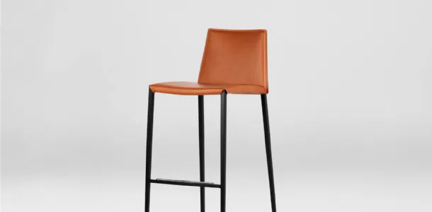 Aida stool in regenerated leather by Calligaris.