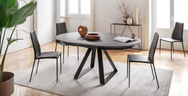 Aida padded chair by Calligaris