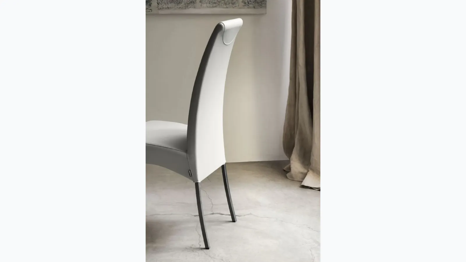 Aida chair in eco-leather by Bontem