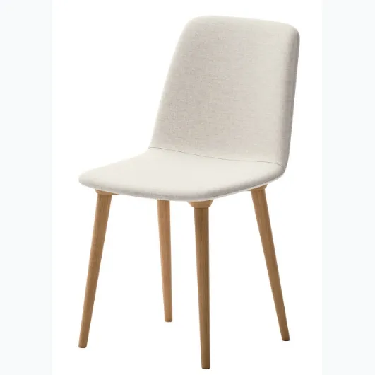 Alberta chair in upholstered fabric with ash wood structure by Veneta Cucine.