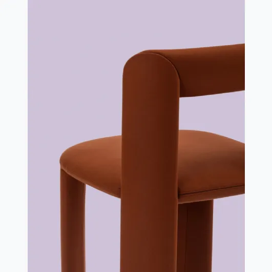 Amia chair by Miniforms.