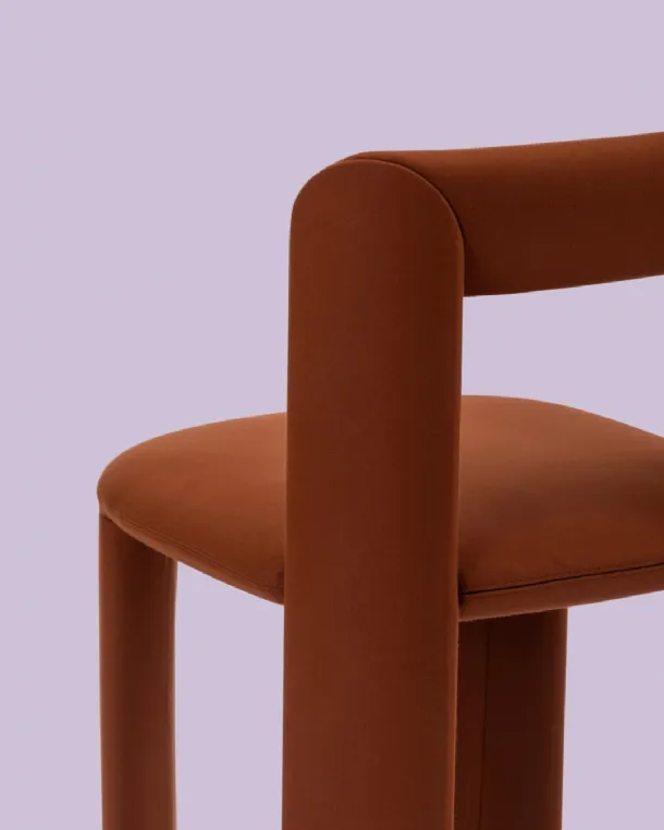 Amia chair by Miniforms.
