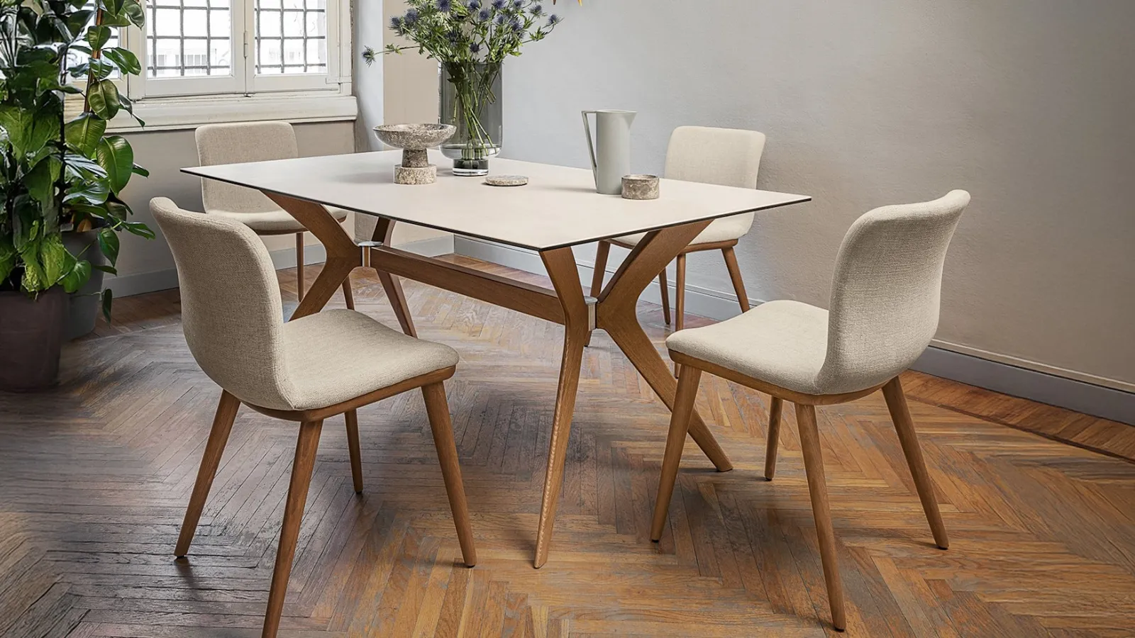Annie chair in upholstered fabric by Calligaris.