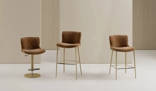 La traduzione corretta è:

**Ariel upholstered