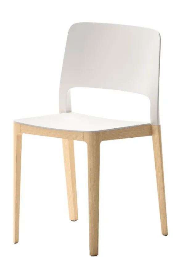 Stackable Atelier chair in polypropylene with a wooden frame by Veneta Cucine
