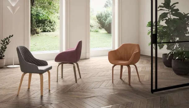 Athens leather chair with wooden legs by Ozzio.