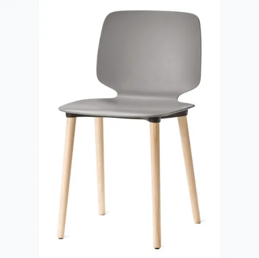 Babila wooden chair with technopolymer shell and wooden structure by Veneta Cucine.