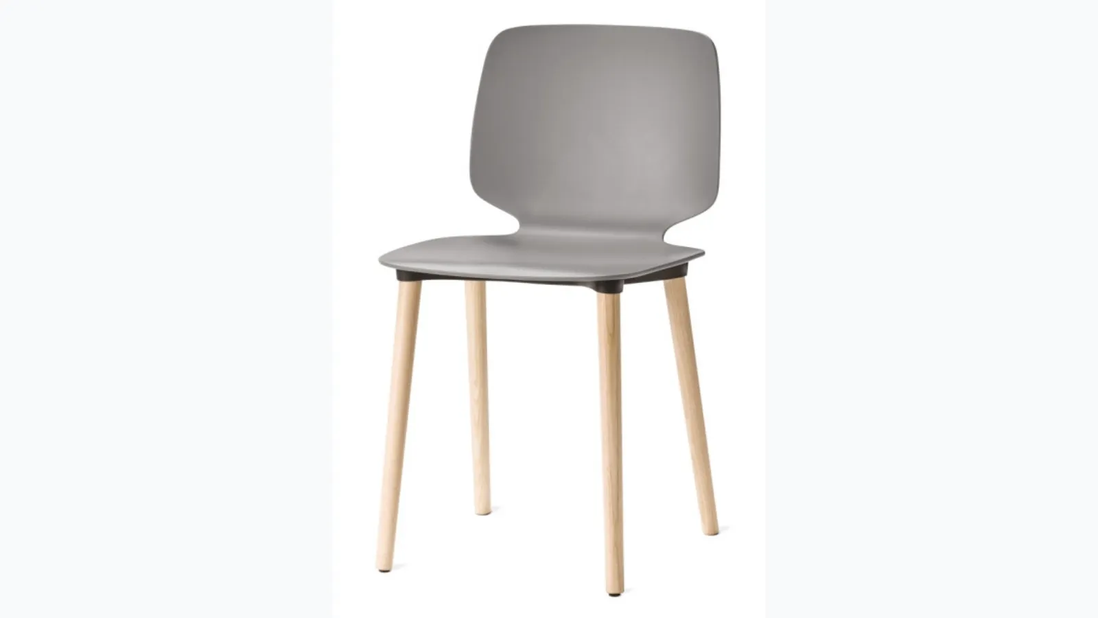 Babila wooden chair with technopolymer shell and wooden structure by Veneta Cucine.