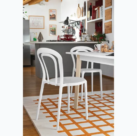 Polypropylene coffee chair by Connubia.