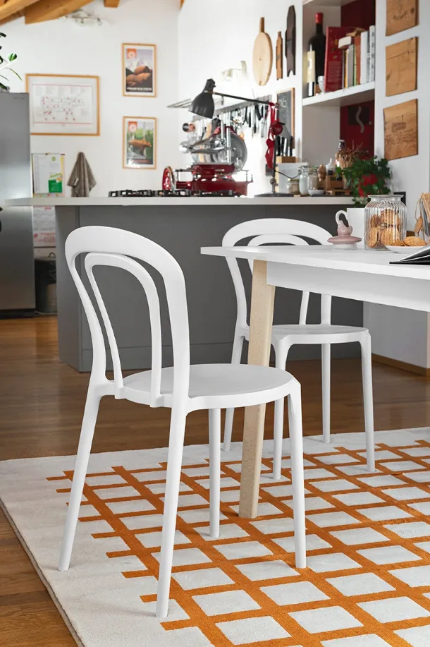 Polypropylene coffee chair by Connubia.