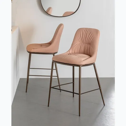 Chic stool in nubuck leather by Riflessi