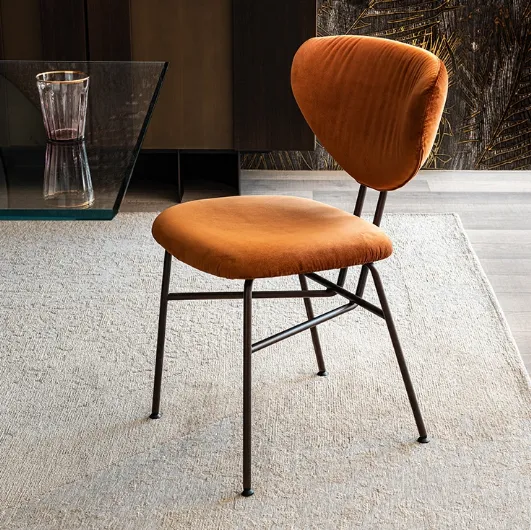 Chloe chair in velvet by Cattelan Italia.