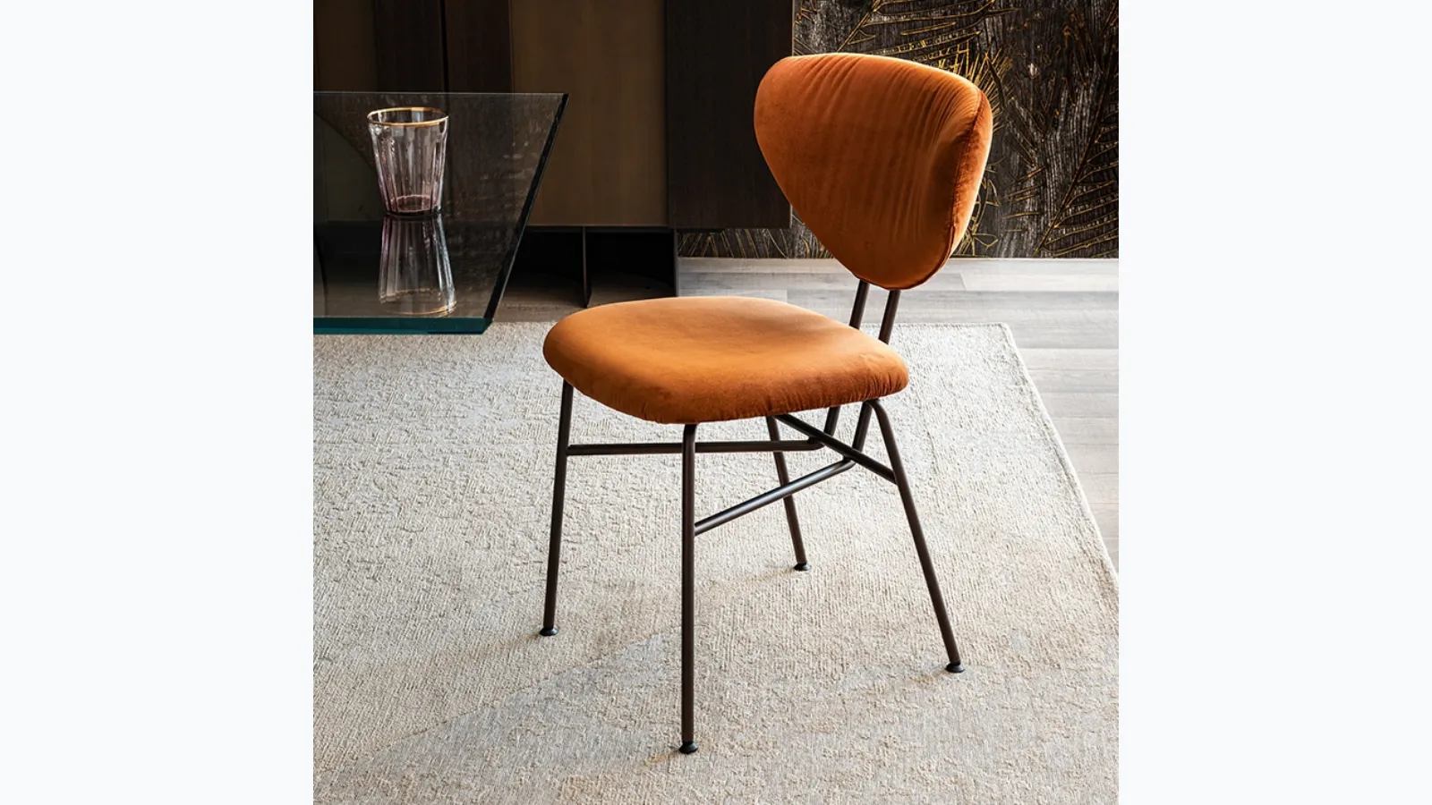 Chloe chair in velvet by Cattelan Italia.