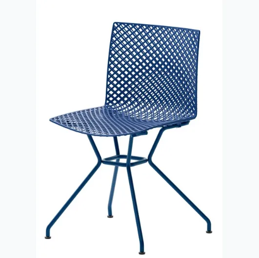 City TR chair in technopolymer with metal structure by Veneta Cucine.