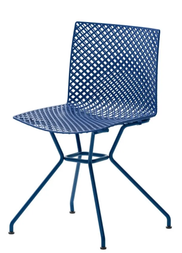 City TR chair in technopolymer with metal structure by Veneta Cucine.